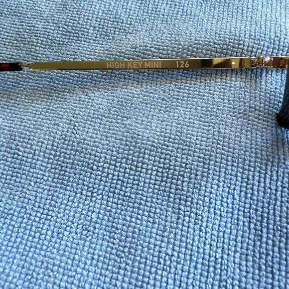 Quay Australia High Key Mini Sunglasses Two-Tone - Picture 4 of 5